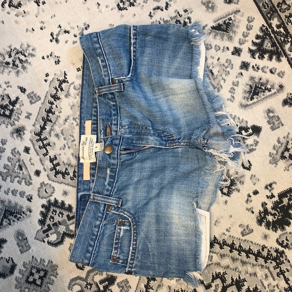 Amazing Abercrombie & Fitch jean short cut-offs!
